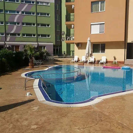 Private In Amadeus 19 شقة *